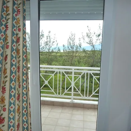 Lidra 2* Κορινός