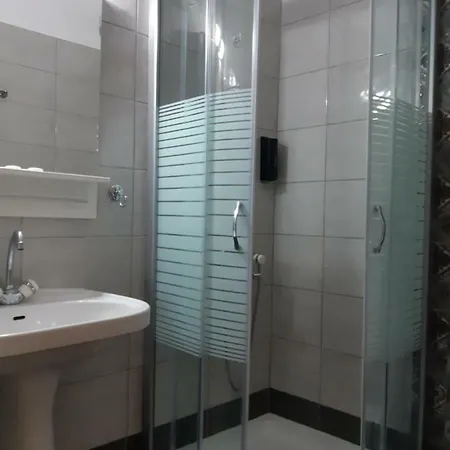 Lidra 2* Κορινός