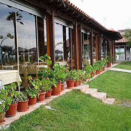 Lidra Hotel 2*